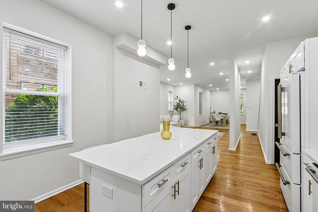 Photo 11 — Kitchen