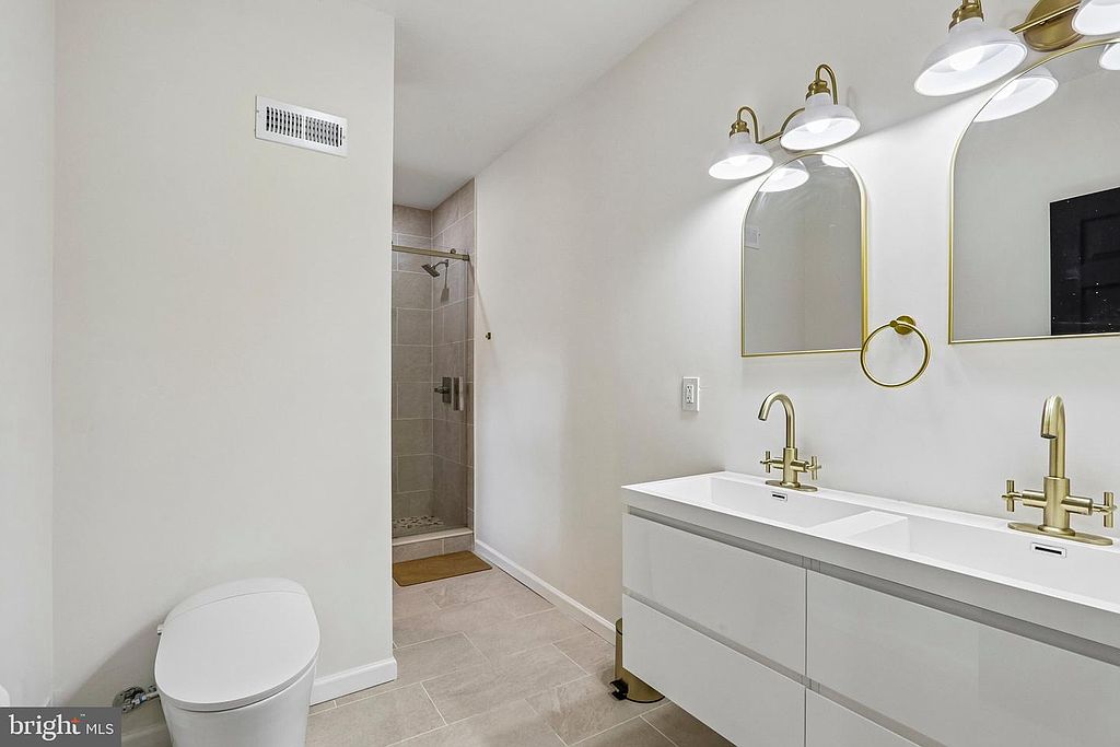 Photo 21 — Bathroom, double vanity