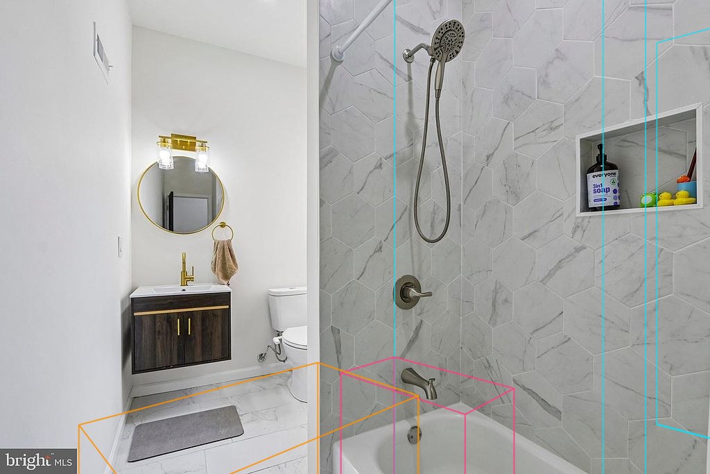 Photo 29 — Bathroom, tub + shower with the plan's walls, windows and furniture projected through the fitted camera