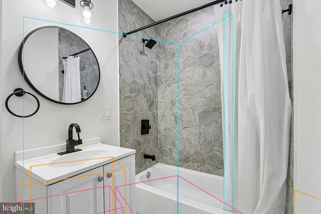 Photo 35 — Floor 3 bathroom, tub with the plan's walls, windows and furniture projected through the fitted camera